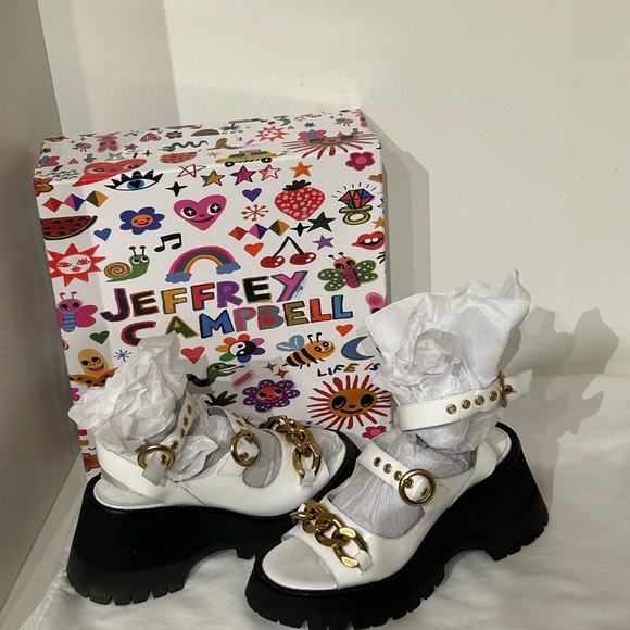 Jeffrey Campbell, white white sandals with Gold chain. Sz 6.5 NWT Anthropology - Picture 4 of 14